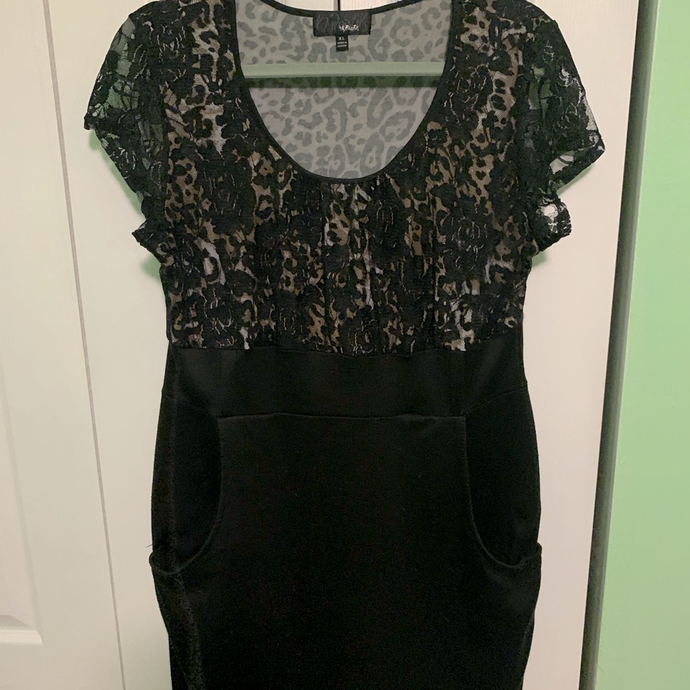 Leopard print and black lace top midi dress with pockets
